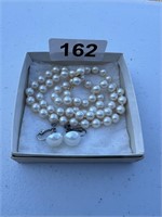 Pearl Necklace & Earrings U231