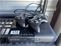 XBox 360 w/2 Controllers, tested U235