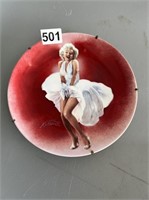 Marilyn Monroe Plate w/Hanger U237