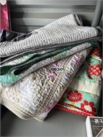 4 Small Quilted Lap Blankets U241