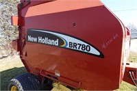 NEW HOLLAND BR780 HAY BALER