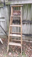 5ft wood step Ladder