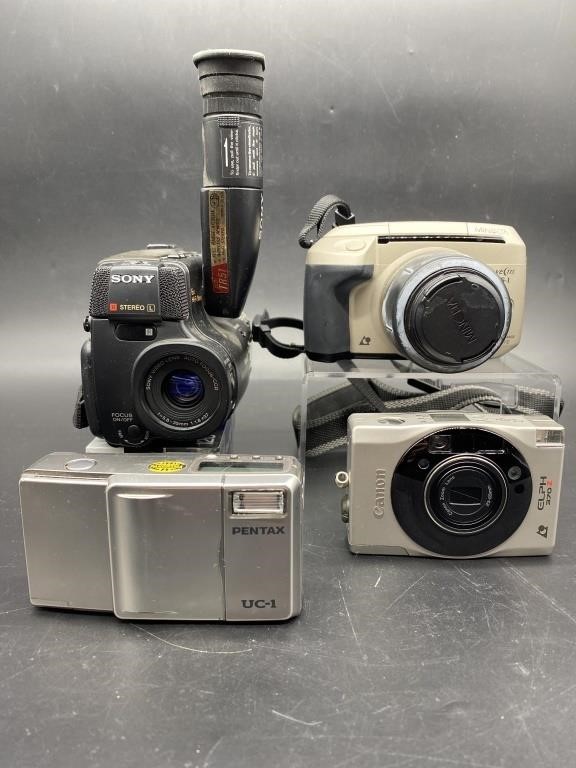 (6) Cameras: Minolta, Pentax, Canon 35 mm Film