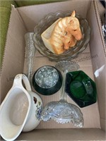 Box of vintage glassware includes green ash tray,