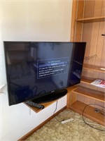 46 inch smart TV Samsung, scratches noted to the