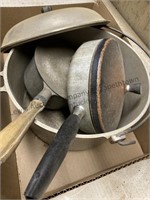 Larg stock pot and pans