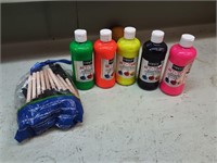 15+ Brushes & 5 Bottles of Tempera Paint