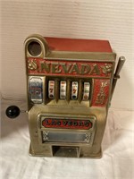 Antique slot machine, (as is.) doesn’t work