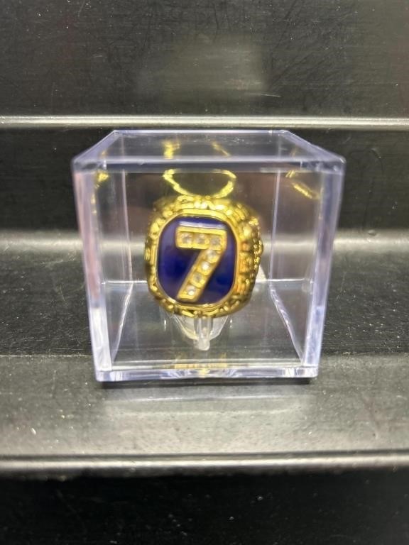 Very Nice Detailed Heavy Mickey Mantle #7 Ring