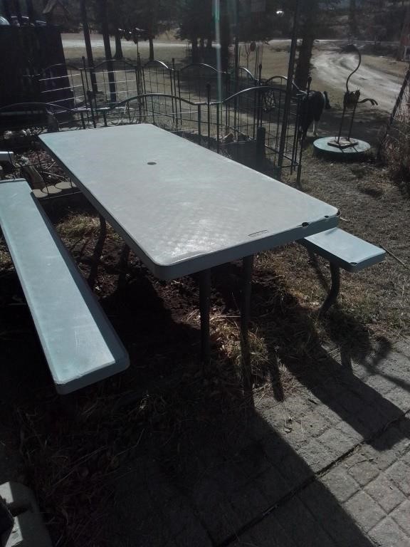 6' folding picnic table w embrela stand