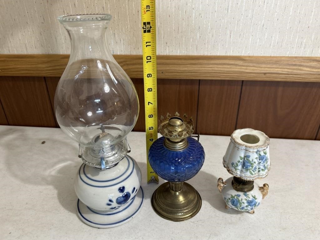 Ceramic kerosene oil lamp. A blue glass base only