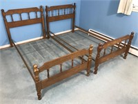 TWIN BEDS