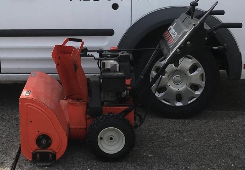 ARIENS SNOW BLOWER - WORKING