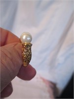 LOT 179 COSTUME JEWELRY PEARL RING NEW SIZE 9