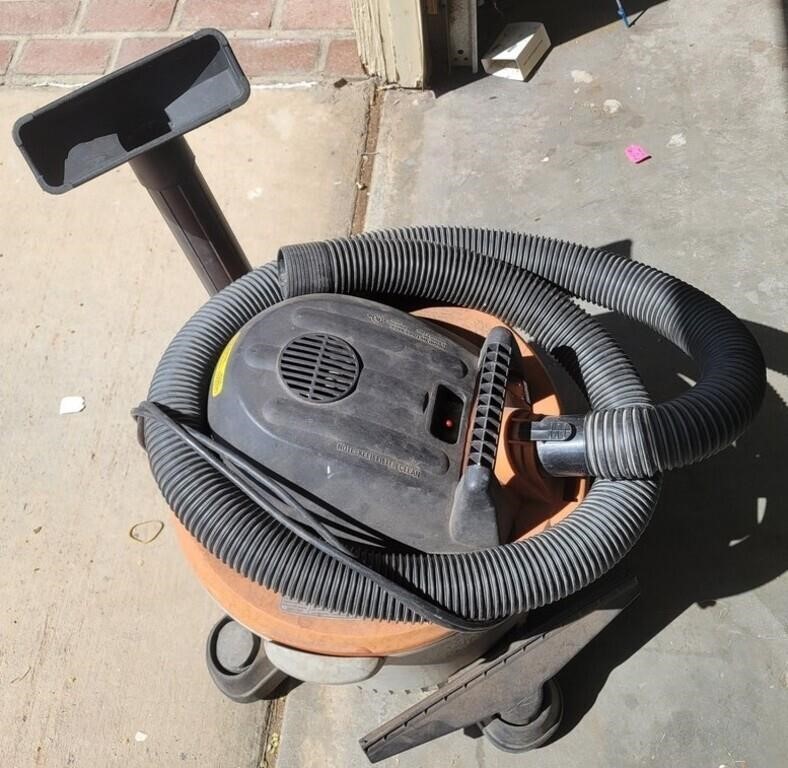 U - RIGID SHOP VAC (G137)