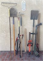 U - LOT OF YARD MAINTENANCE TOOLS (B2)