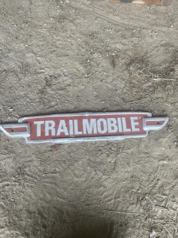 TrailMobile semi emblem