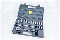 Poplar Mechanic 18-Piece Socket Set in Case