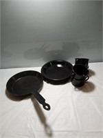 Vintage black enamel frying PAN 4 plates and 4