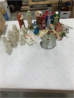 3 nativity scene 1 piece is broken