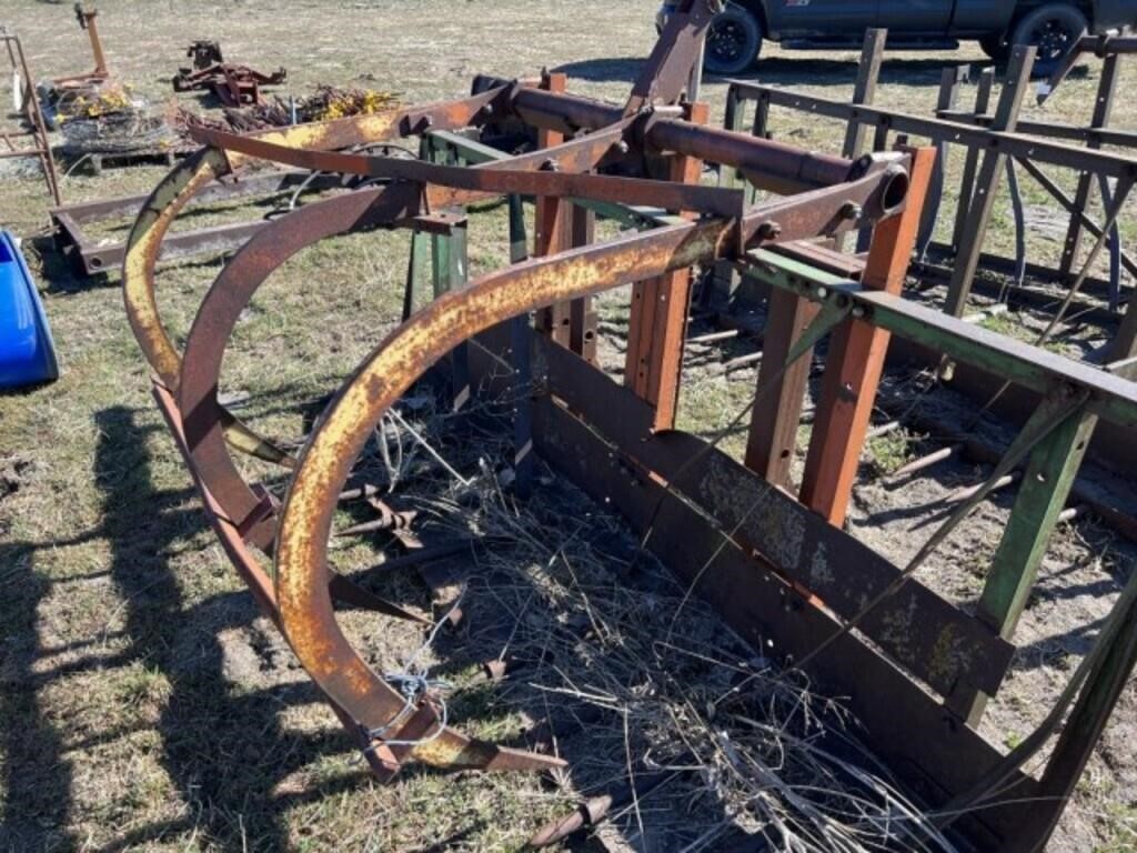 Farmhand Bucket w/Grapple