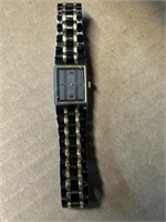 Vtg Ladies Pulsar Black - gold 17mm watch