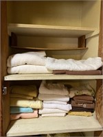 Large lot of towels