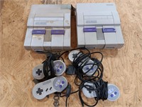 Super Nintendo - untested  (2), 4 controllers