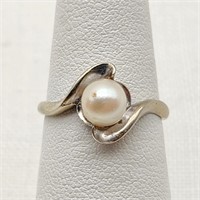 10K White Gold w/ Pearl