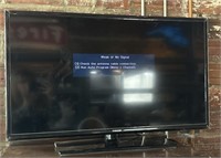 Samsung TV 40” 
- powers on, remote, unknown