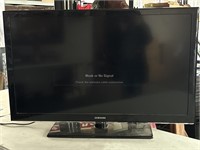 Samsung TV 46"
(No remote) (powers on, but