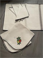 Vintage placemat and napkin set