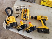 DeWalt drill / light / batteries