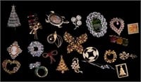 Vintage Costume Brooches (22)