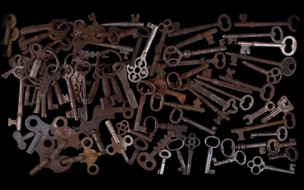 Antique Keys (75+)