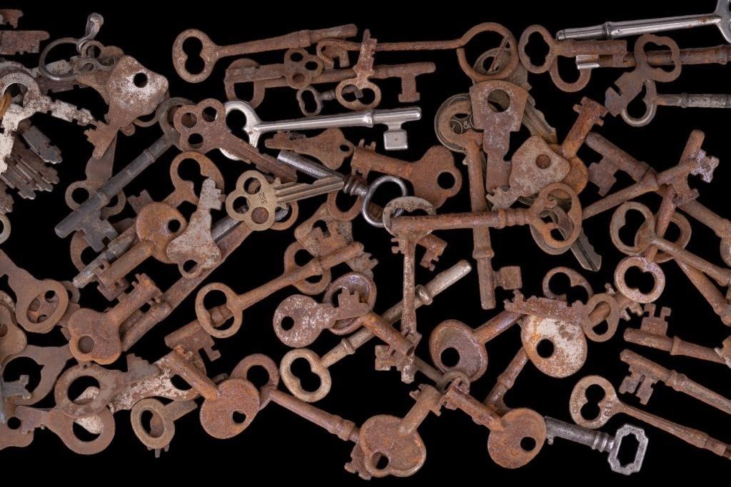 Antique Keys (75+)