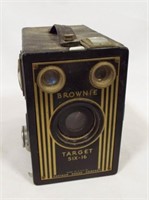 Brownie Target Six-16 Eastman Kodak Company