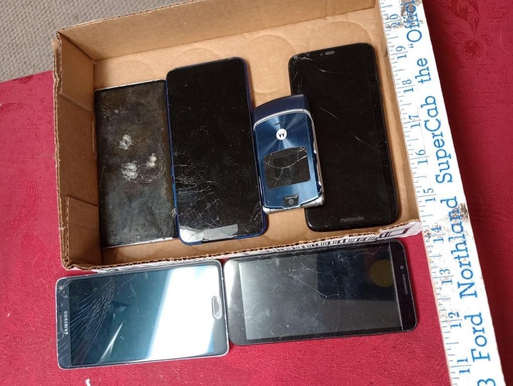 cellphones all untested most are cracked