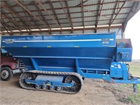 2004 Kinze 1050 Grain Cart