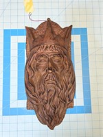 Cast iron wall hanging King with crown