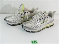 Nike Max Air, Size 7.5, used / good condition