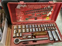 42-piece Red socket set