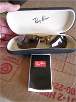 Pair of Ray Ban sunglasses w/case