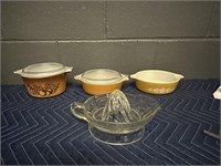 THREE PYREX DISHES TWO WITH LIDS