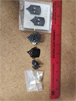 Lot of 6 Military badges