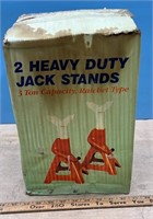 2 Unused 3 Ton Jack Stands in box, box has some