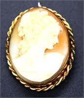 Vintage shell cameo brooch/pendant