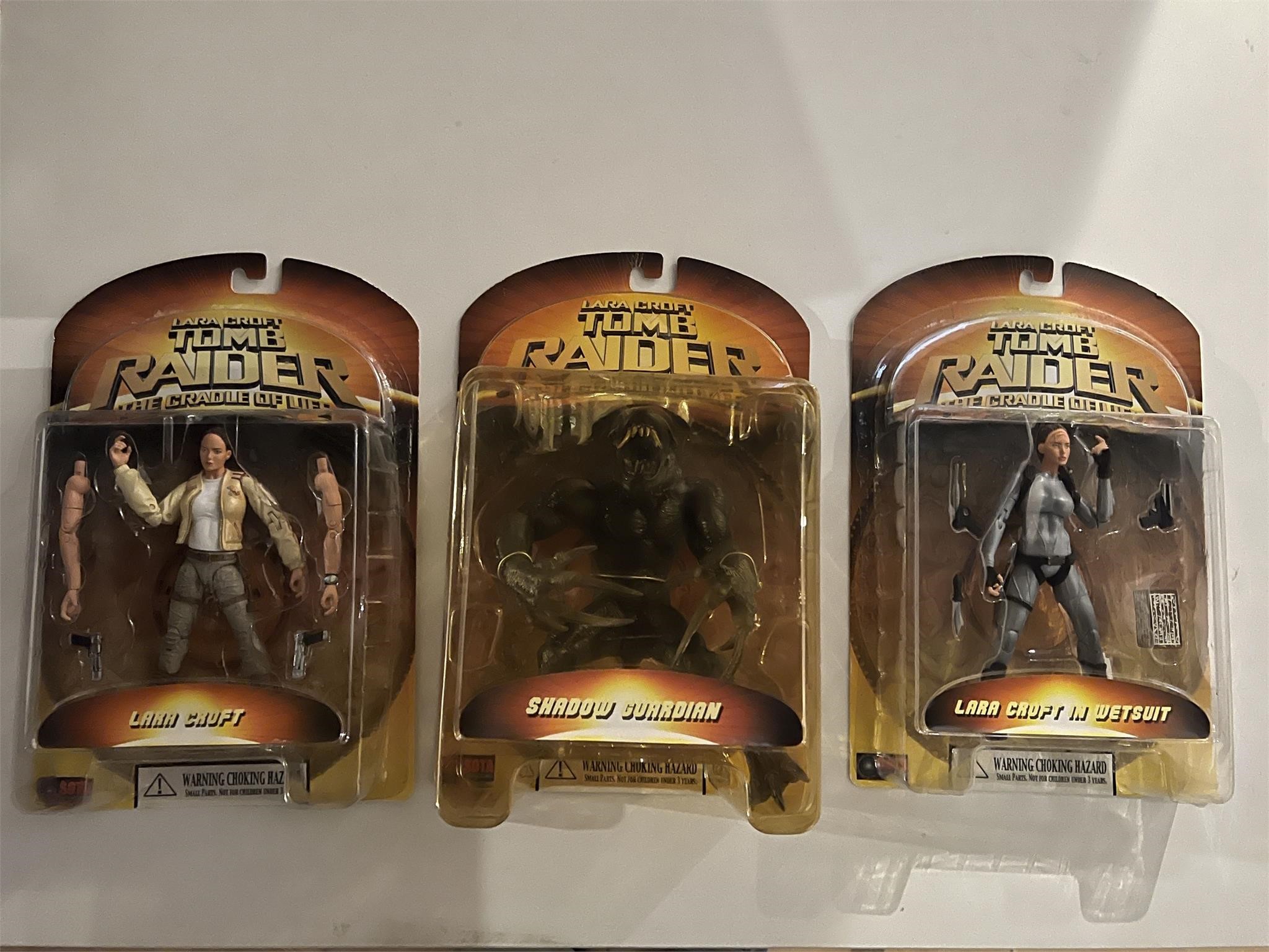 Lara Croft Tomb Raider set of 3 actions figures in