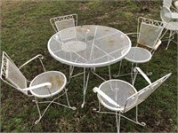 Wrought Iron Pool Table & Chair Set (36" Dia)
