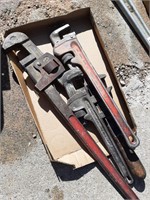 Lot of vintage metal pipe wrench